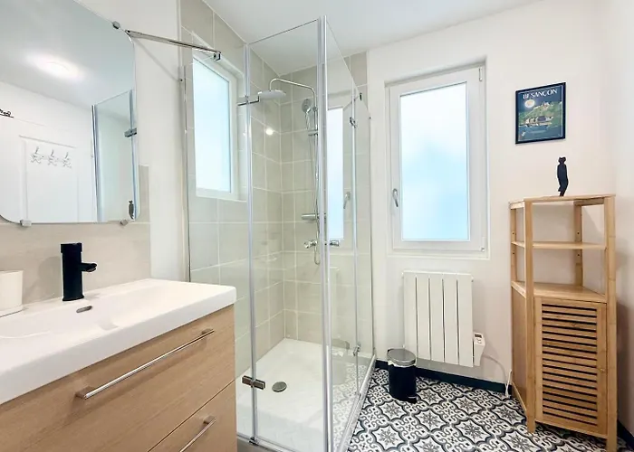 La Perle Suedoise - Avec Terrasse Et Cour Privee