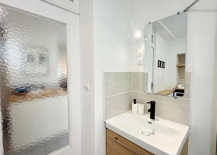 Lejlighed La Perle Suedoise - Avec Terrasse Et Cour Privee Calais